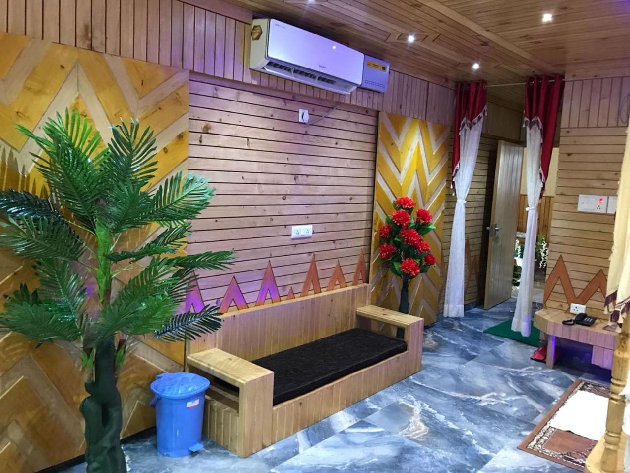 Oyo 37525 Hotel Mall Palace Pithoragarh Екстер'єр фото