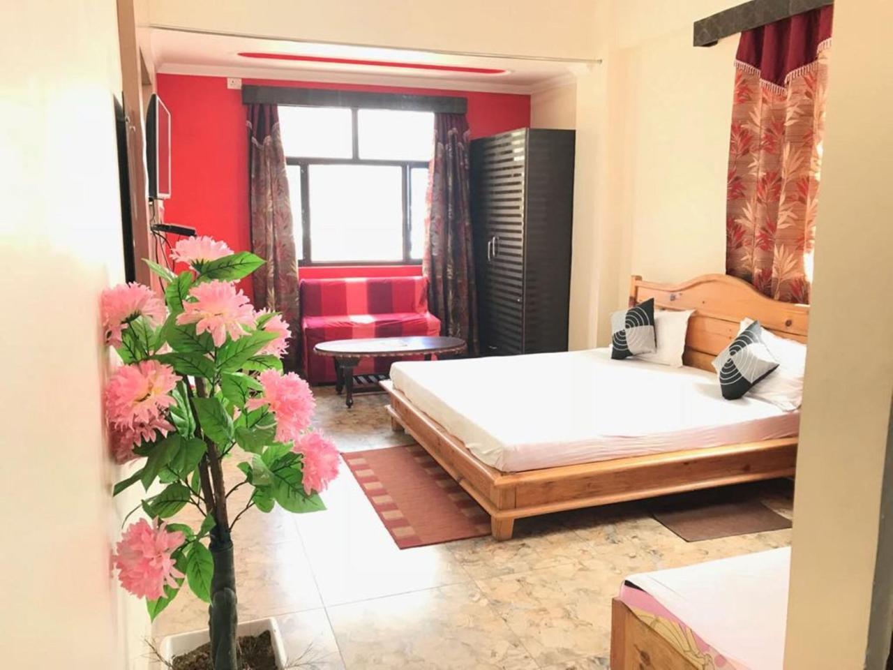 Oyo 37525 Hotel Mall Palace Pithoragarh Екстер'єр фото