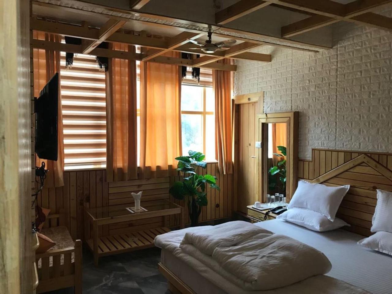 Oyo 37525 Hotel Mall Palace Pithoragarh Екстер'єр фото
