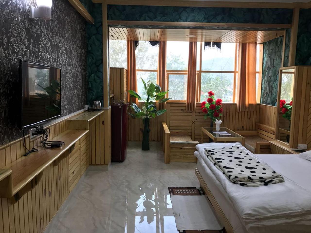Oyo 37525 Hotel Mall Palace Pithoragarh Екстер'єр фото